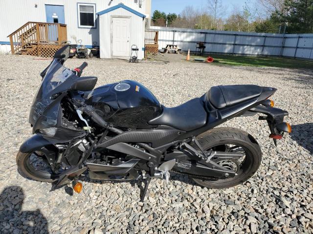 2021 YAMAHA YZFR3 A MH3RH18Y8MK008293