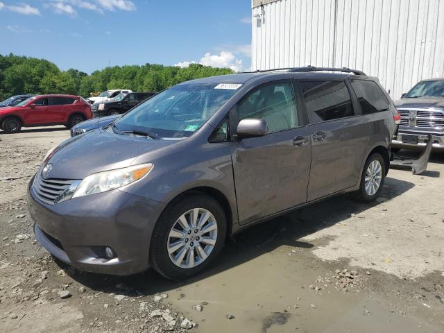 TOYOTA SIENNA XLE