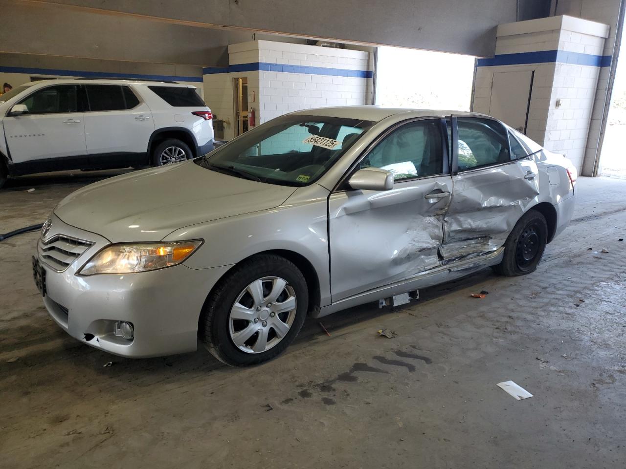 TOYOTA CAMRY BASE