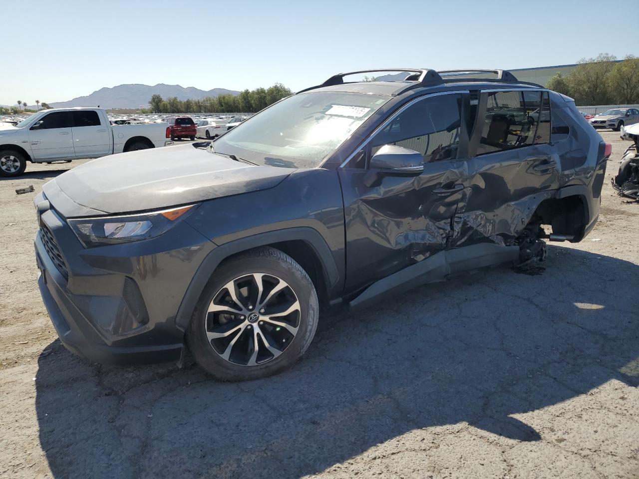 TOYOTA RAV4 LE