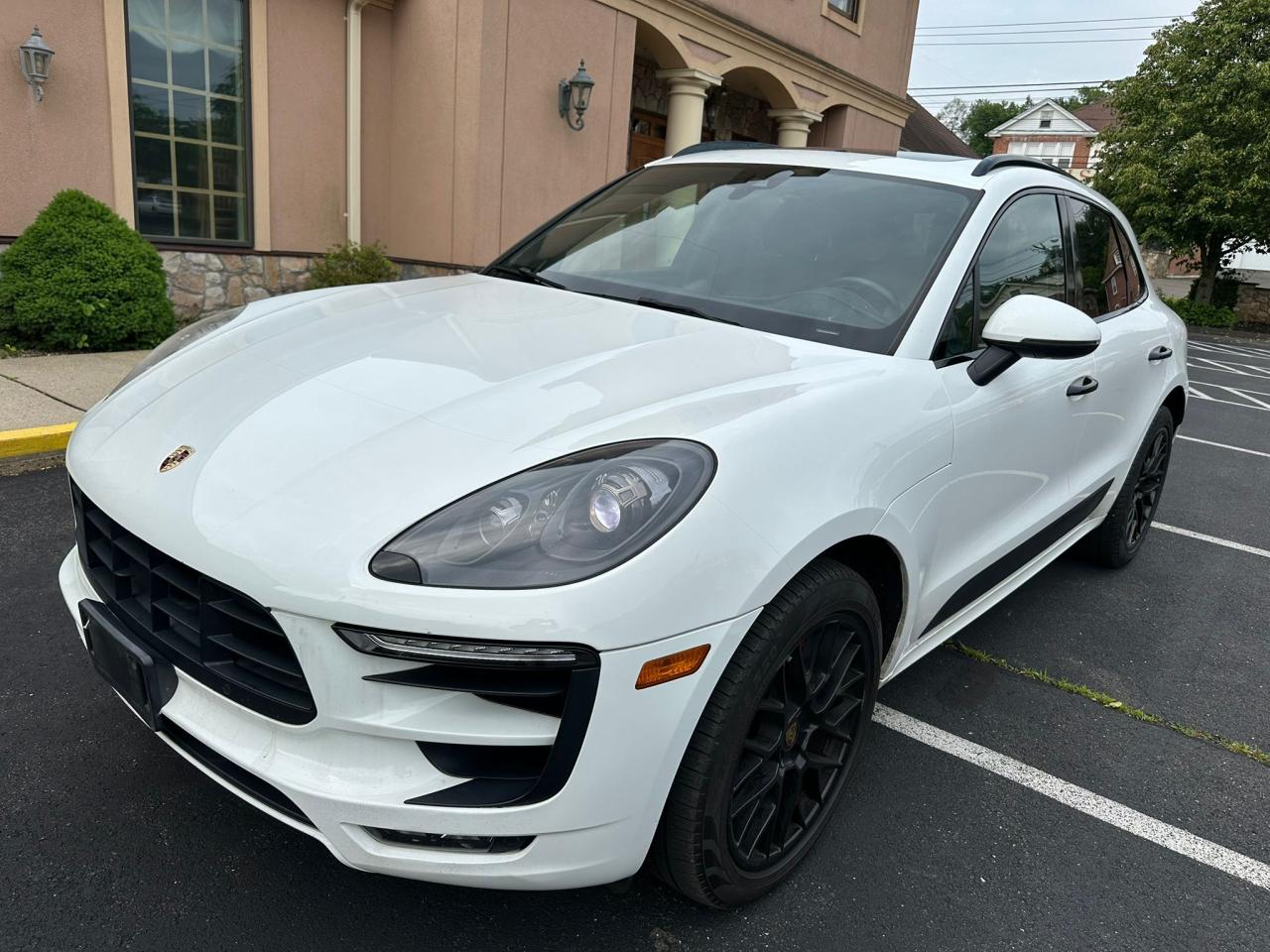 PORSCHE MACAN GTS