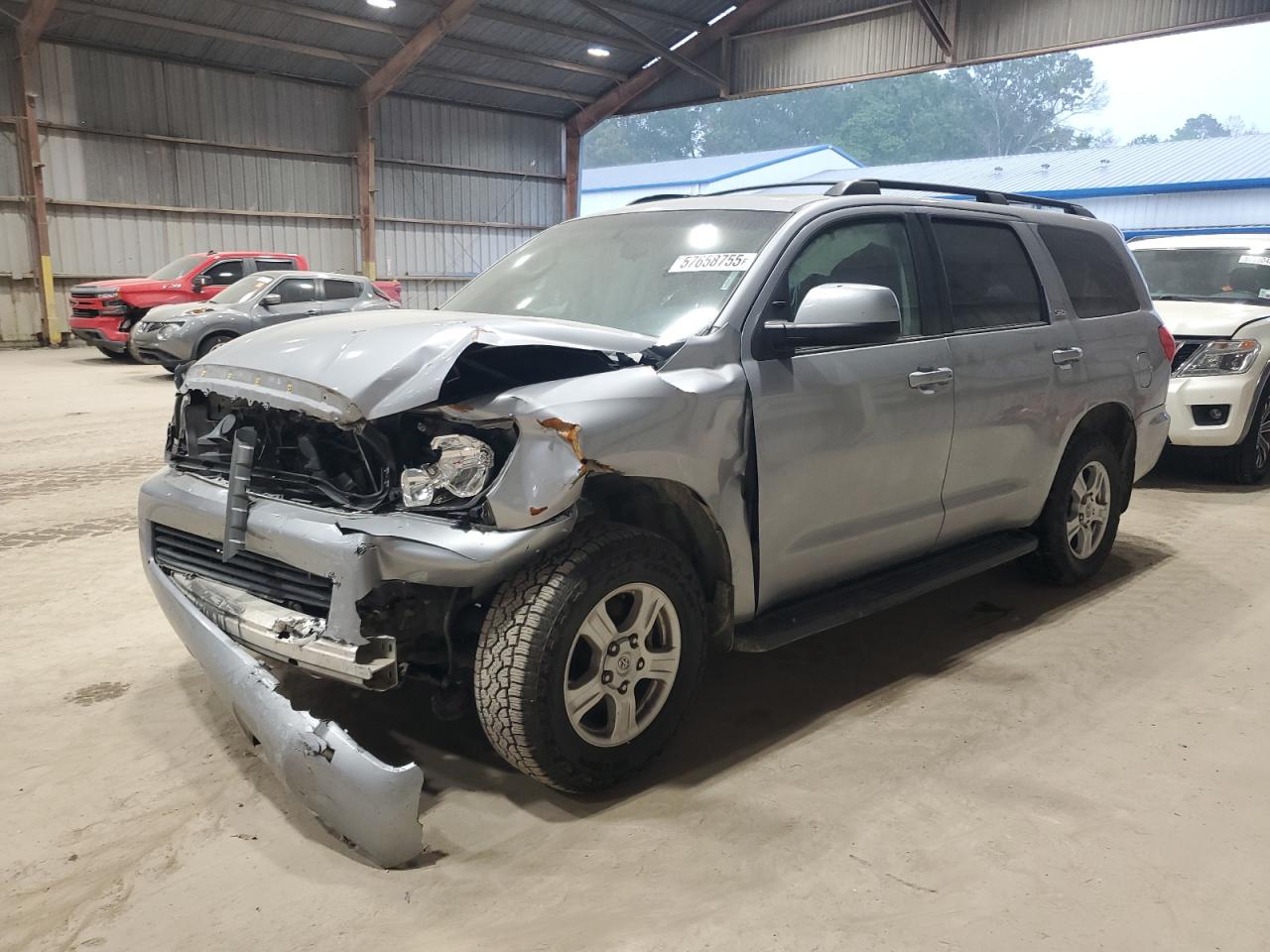 TOYOTA SEQUOIA SR5