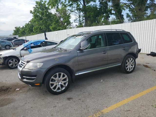 VOLKSWAGEN TOUAREG 2