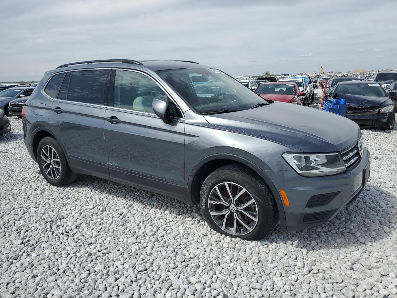 VOLKSWAGEN TIGUAN SE