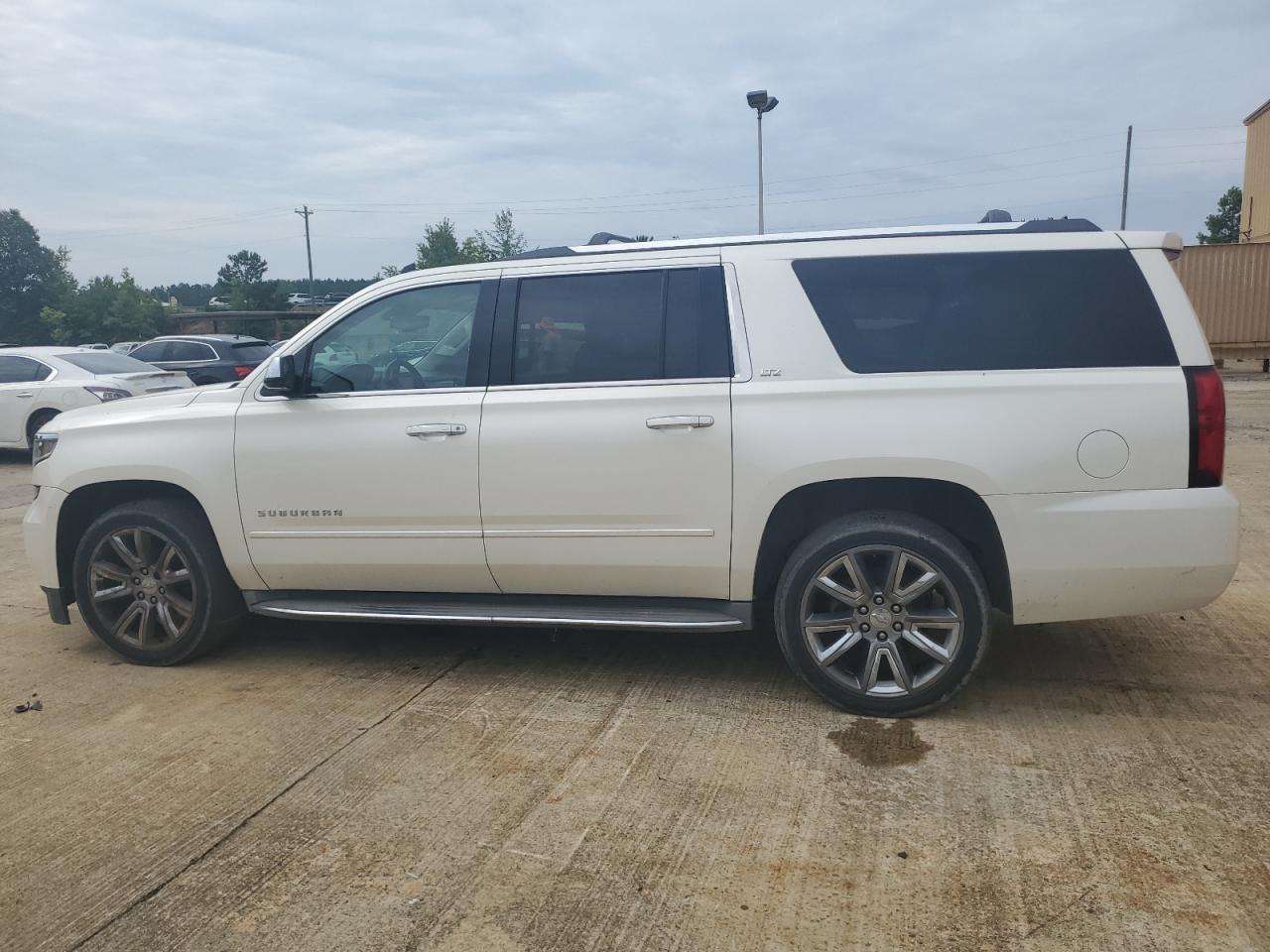CHEVROLET SUBURBAN 2015