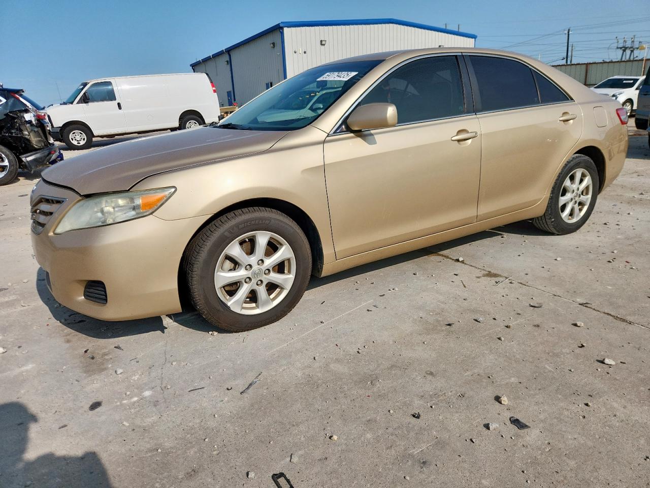 TOYOTA CAMRY BASE