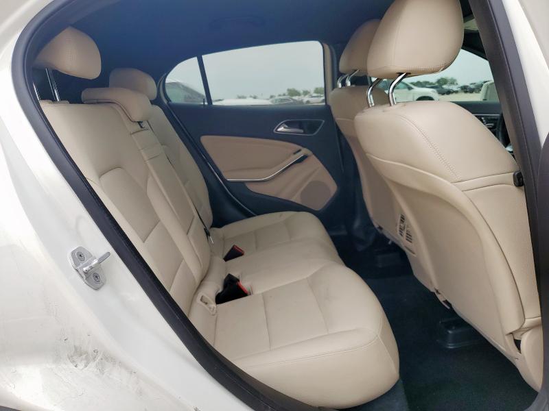 2018 MERCEDES-BENZ GLA 250 - WDCTG4EB0JJ399024