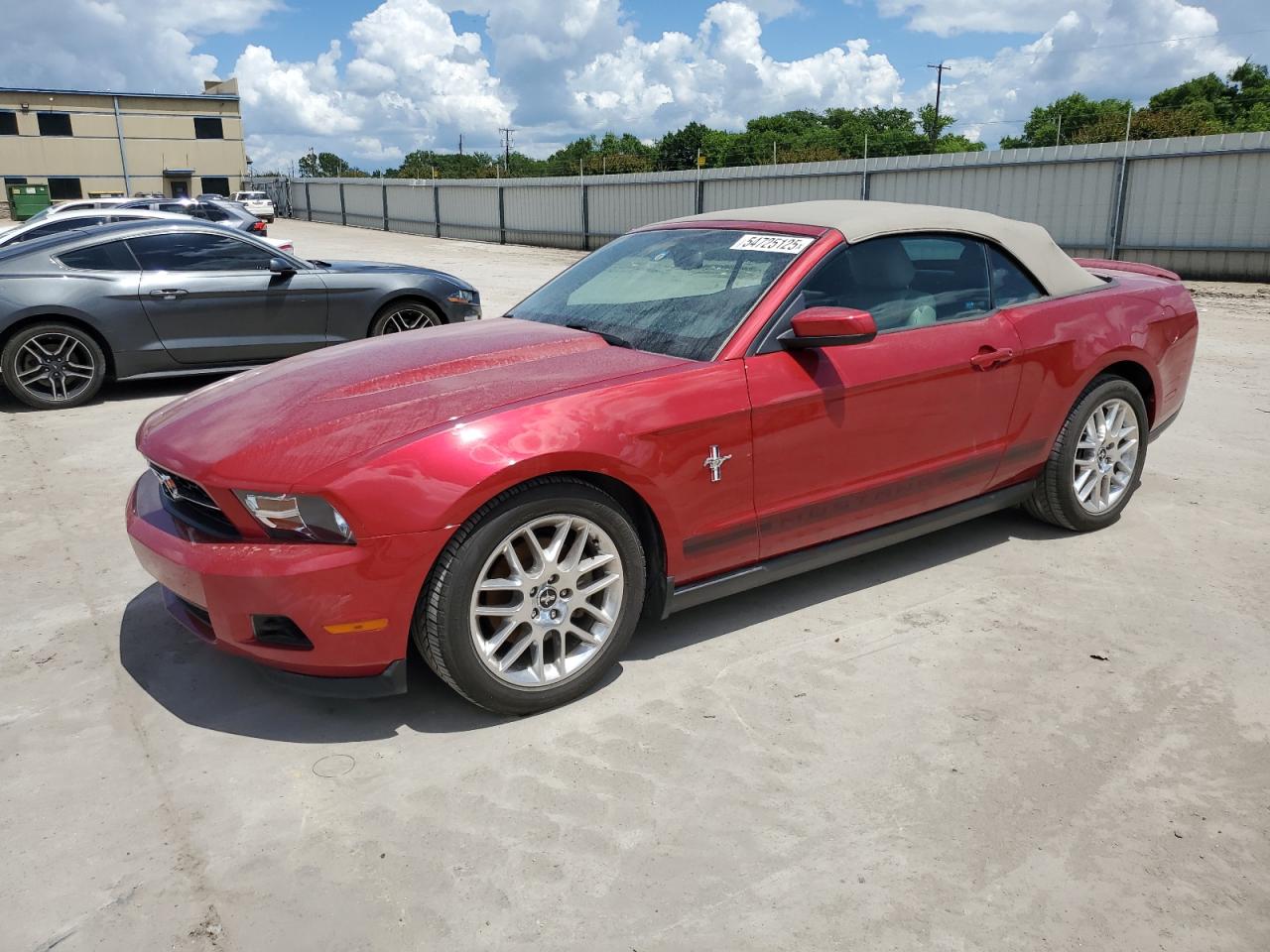 FORD MUSTANG