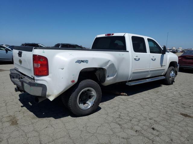 CHEVROLET SILVERADO 2011 white crew pic diesel 1GC4K1C82BF179659 photo #4