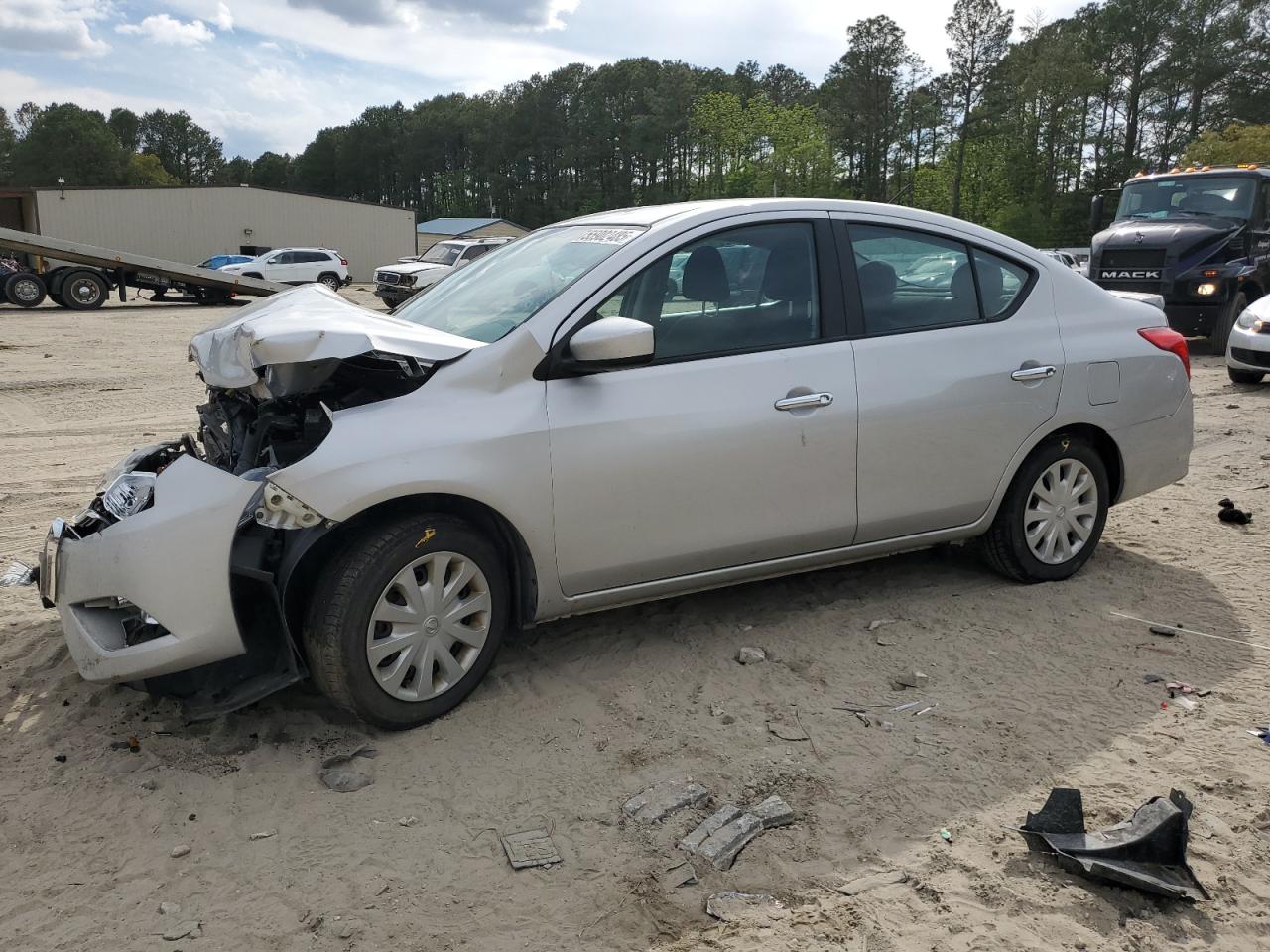 NISSAN VERSA S
