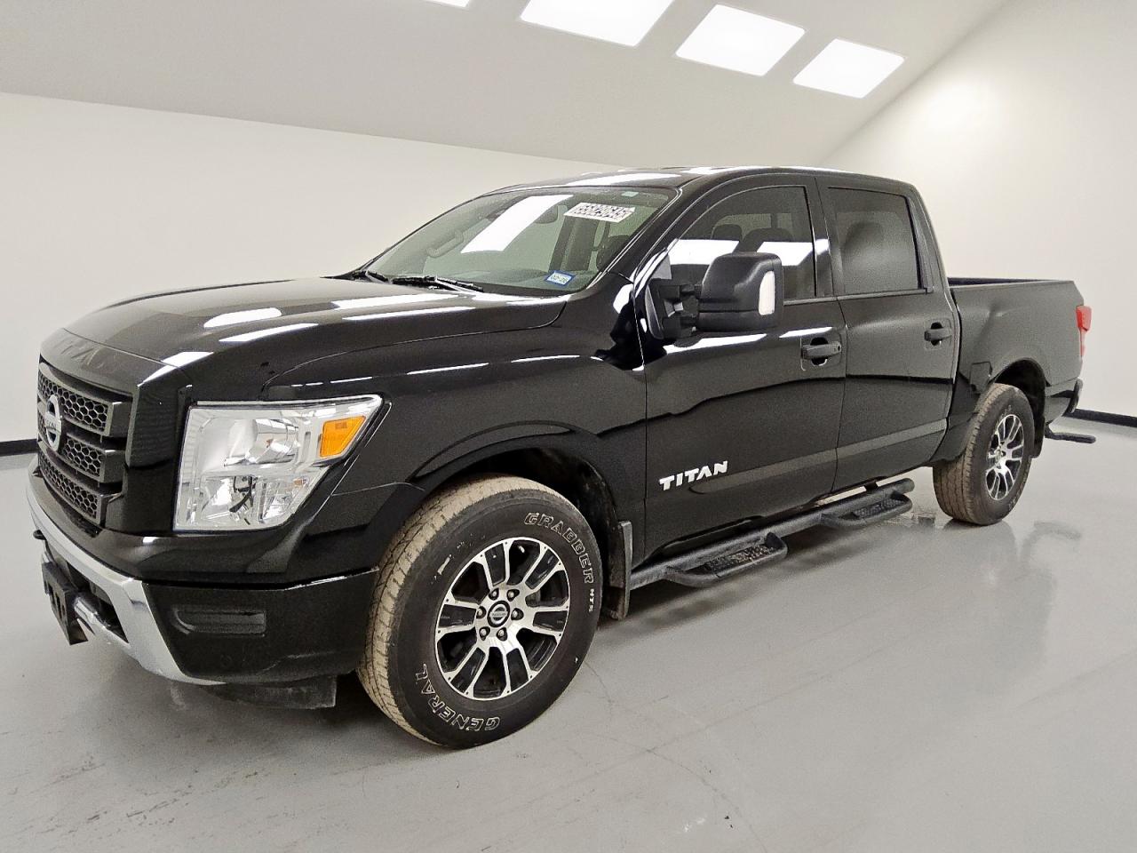 NISSAN TITAN SV