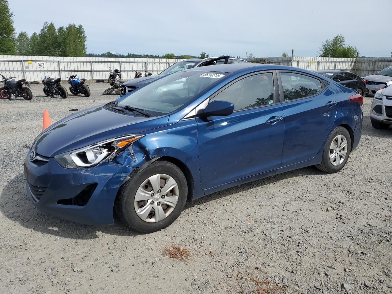 HYUNDAI ELANTRA SE