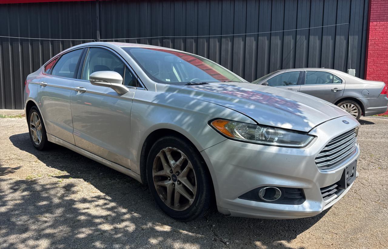 FORD FUSION SE