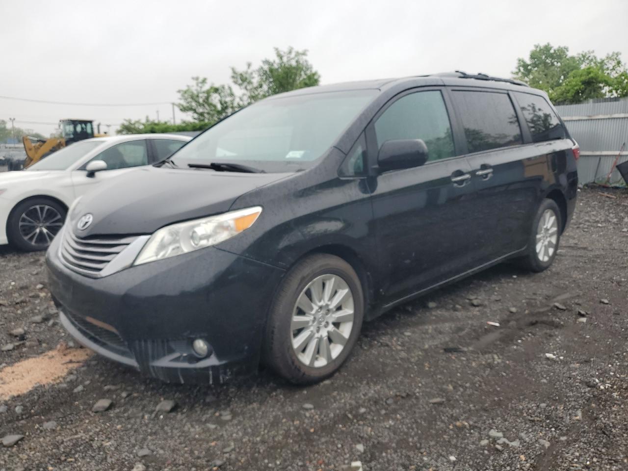 TOYOTA SIENNA XLE
