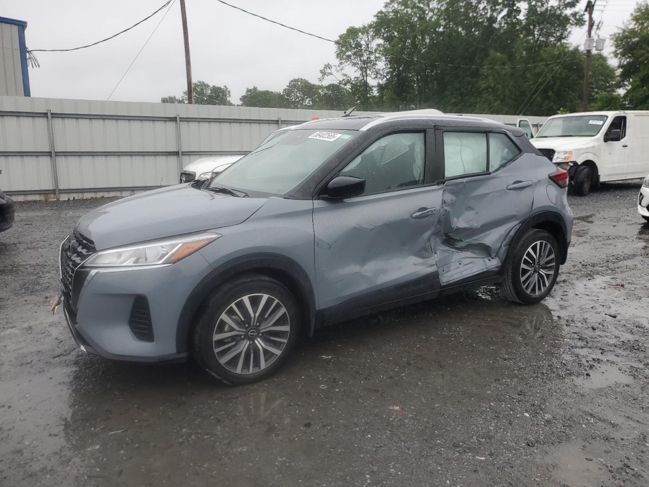 NISSAN KICKS SV