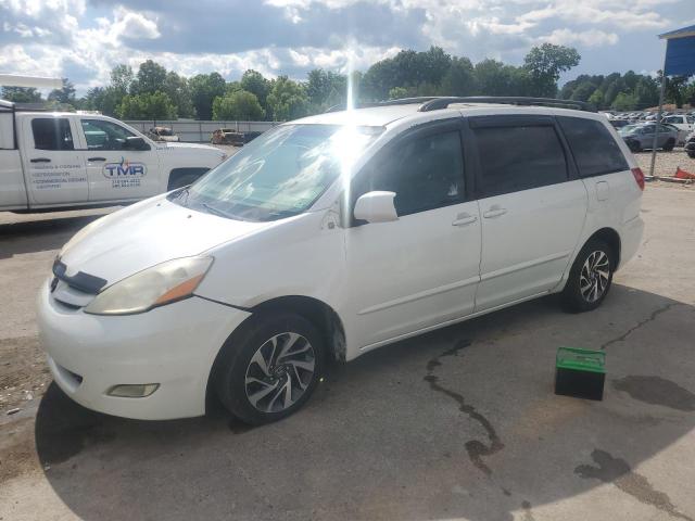 TOYOTA SIENNA XLE