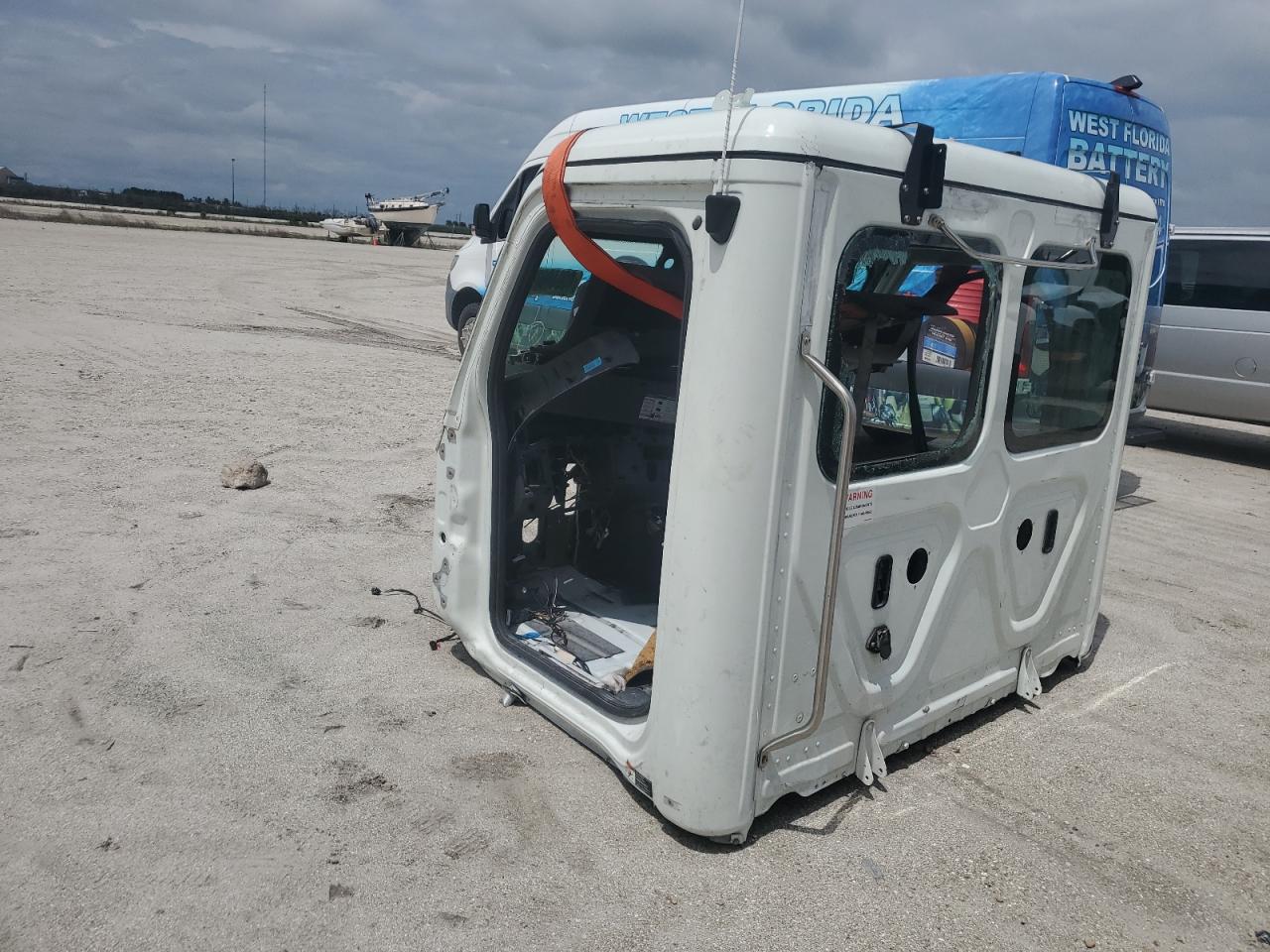 Lot #3183590484 2023 FREIGHTLINER CASCADIA 1