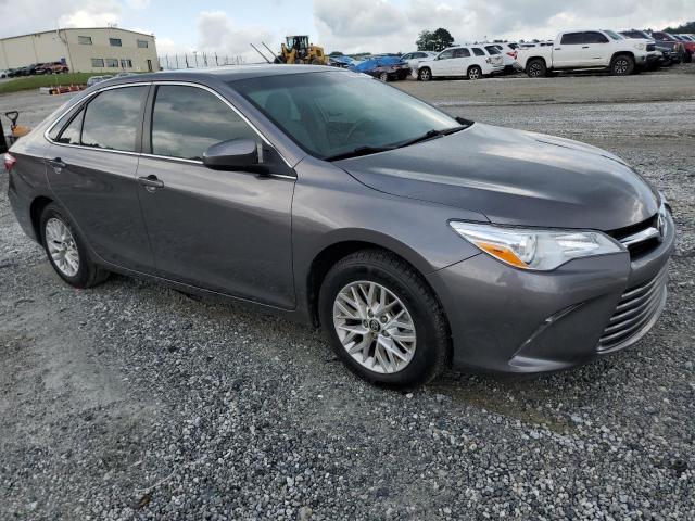 Vin: 4t1bf1fkxhu703692, lot: 55928415, toyota camry le 20174