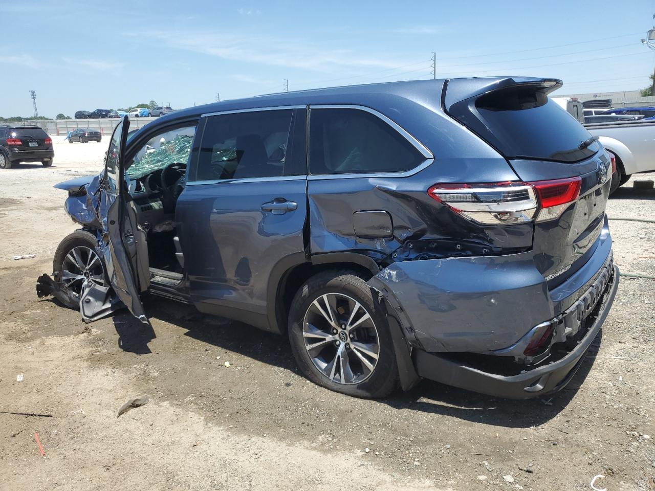 TOYOTA HIGHLANDER LE