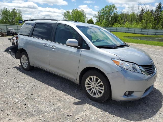 2016 TOYOTA SIENNA XLE 5TDYK3DC2GS731538