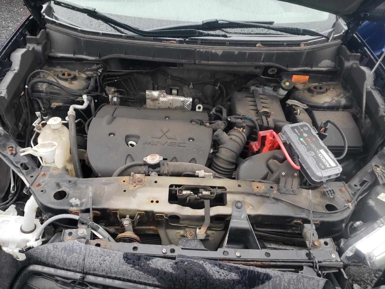 MITSUBISHI OUTLANDER SE