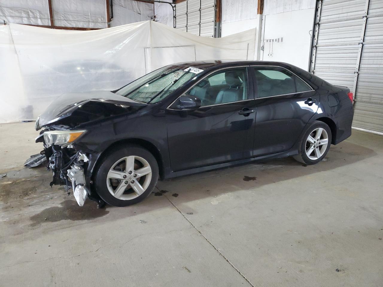 TOYOTA CAMRY BASE