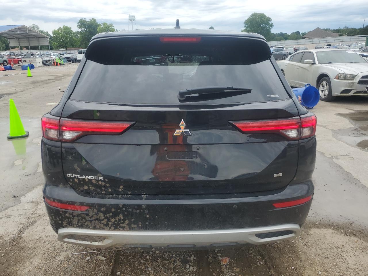 MITSUBISHI OUTLANDER SE