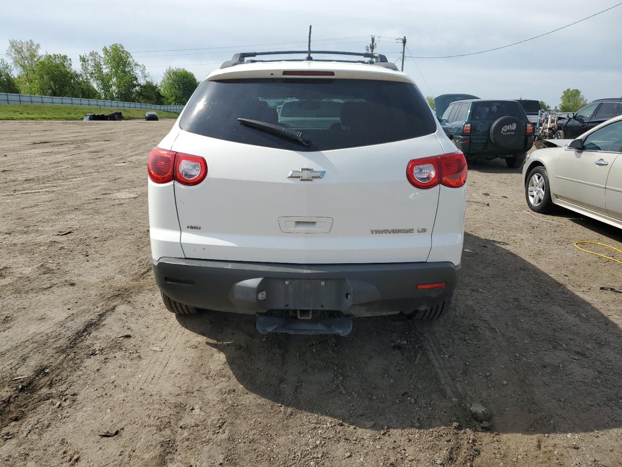 CHEVROLET TRAVERSE LS