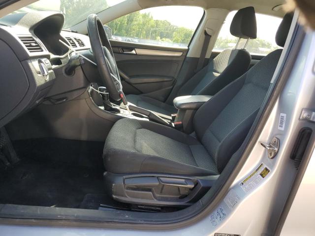 2015 VOLKSWAGEN PASSAT S - 1VWAT7A32FC044082