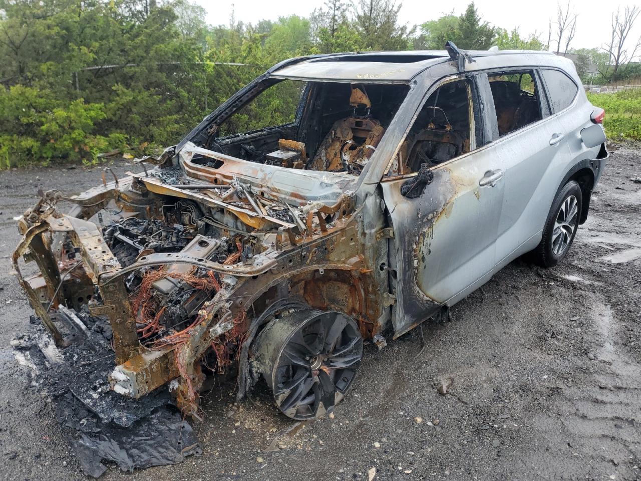 TOYOTA HIGHLANDER HYBRID XLE