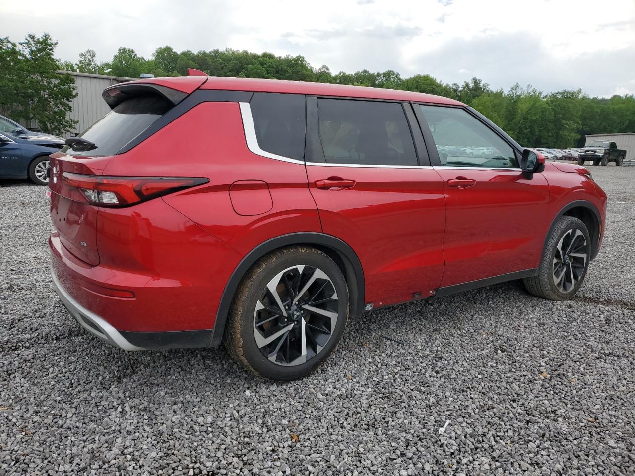 MITSUBISHI OUTLANDER SE