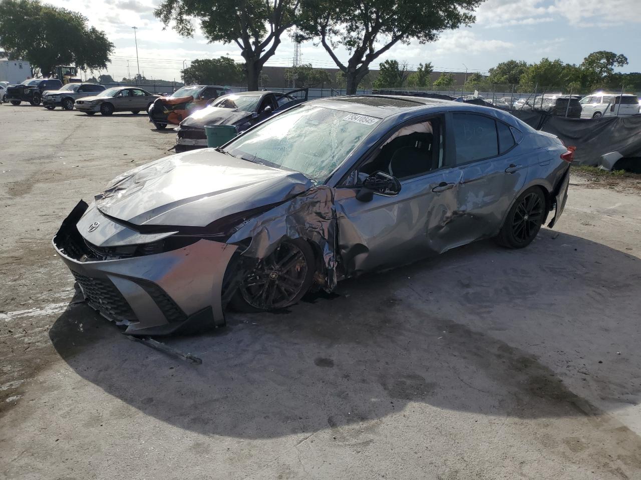TOYOTA CAMRY XSE