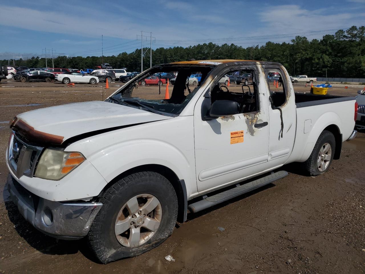 NISSAN FRONTIER SV