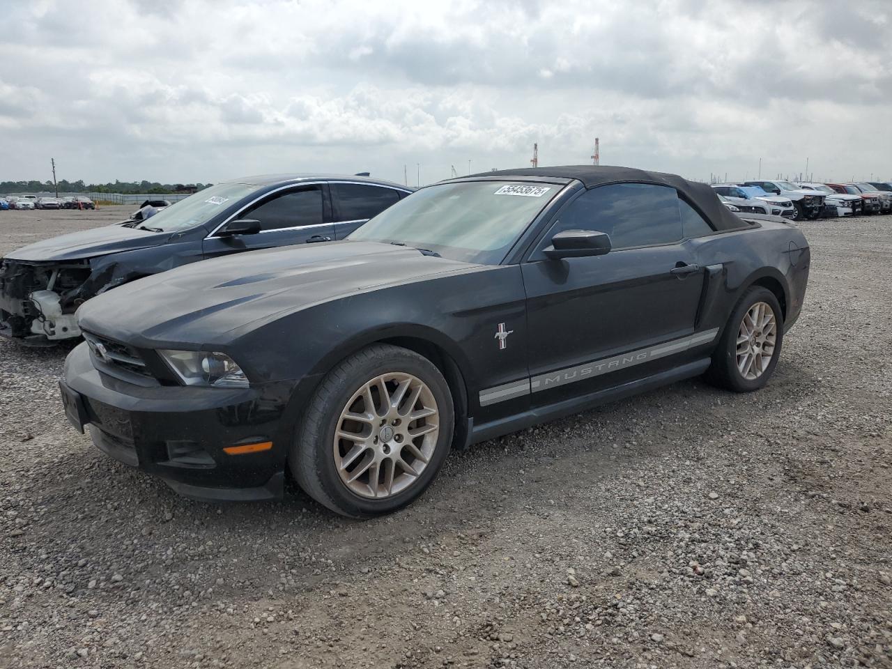 FORD MUSTANG