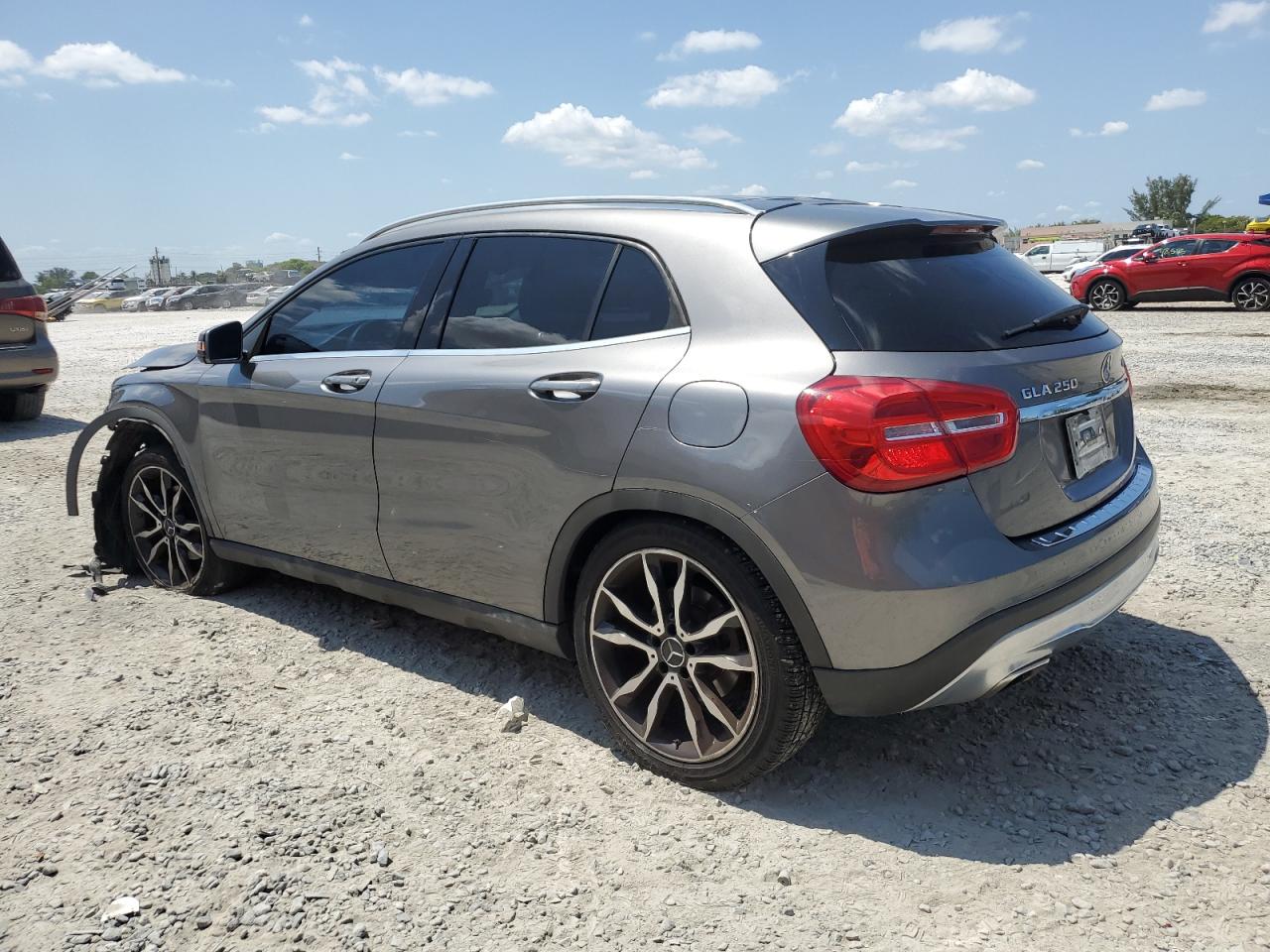 MERCEDES-BENZ GLA-CLASS 2015