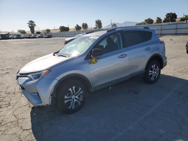 Vin: 2t3zfrevxjw502283, lot: 57881105, toyota rav4 le 2018 img_1