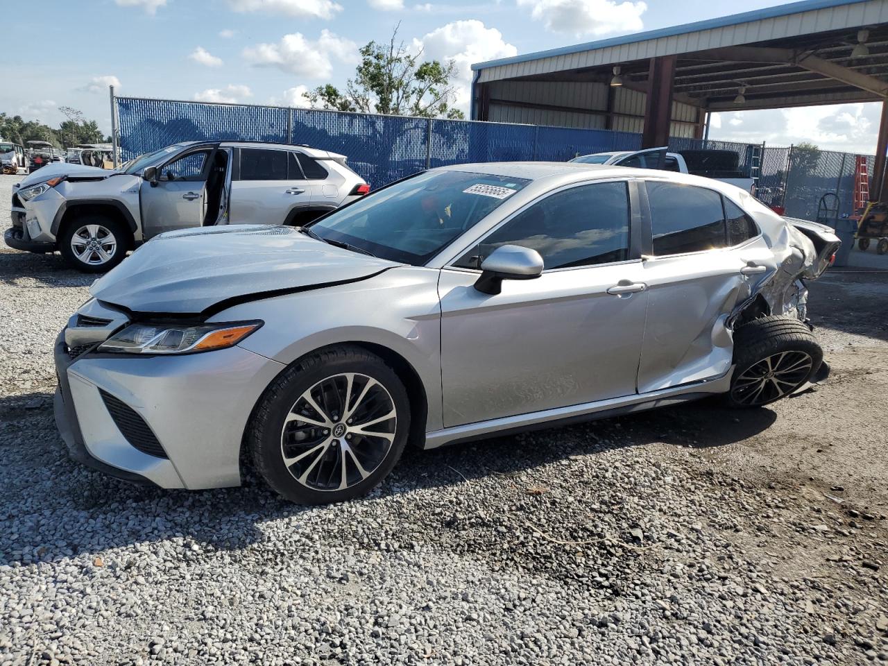 TOYOTA CAMRY SE