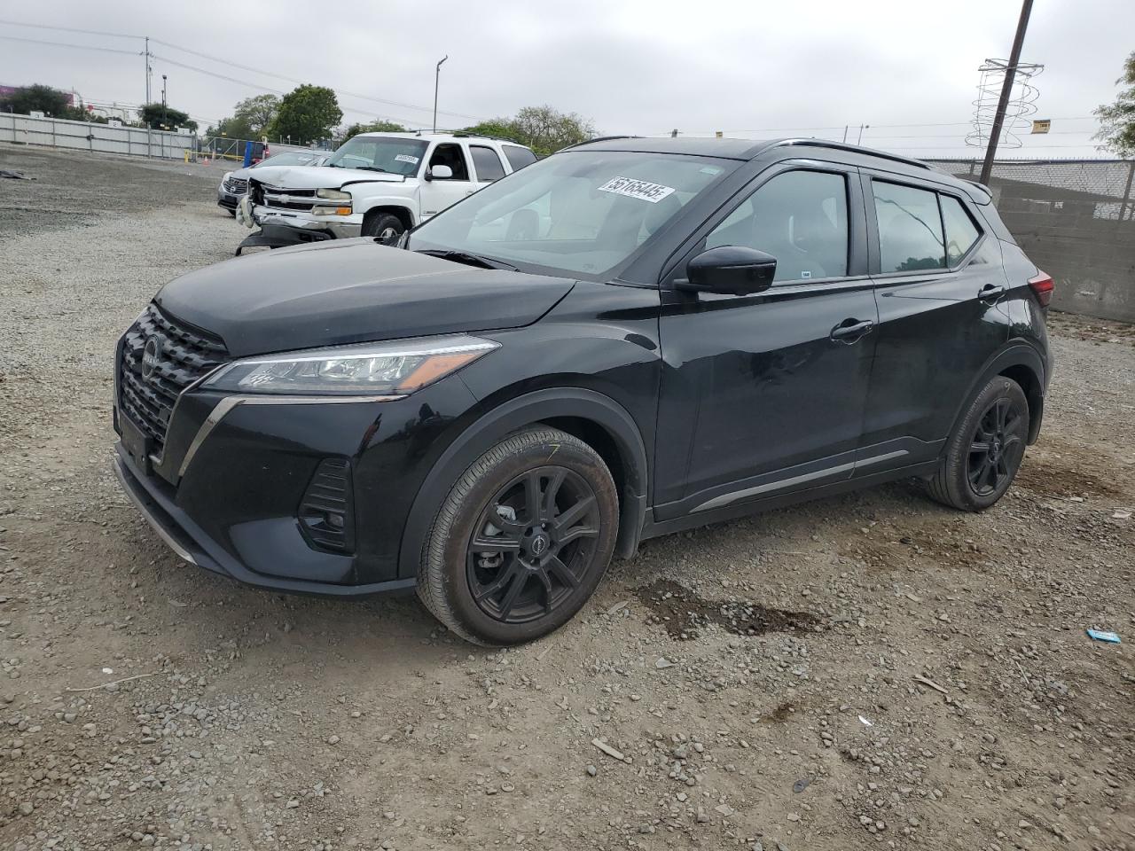 NISSAN KICKS SR