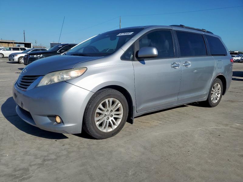 TOYOTA SIENNA XLE 2013 silver sports v gas 5TDYK3DC2DS327442 photo #1