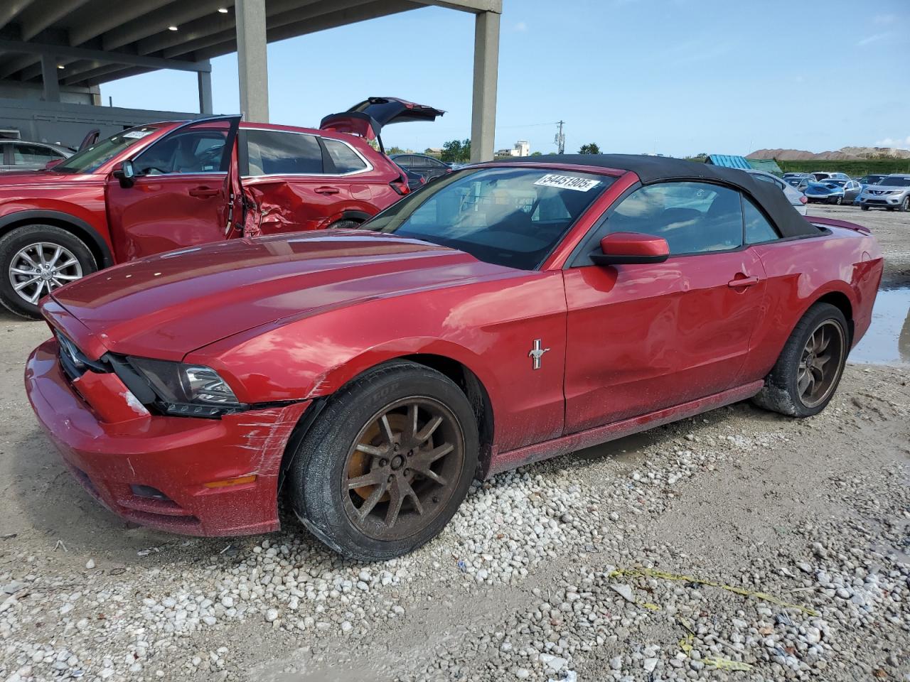 FORD MUSTANG