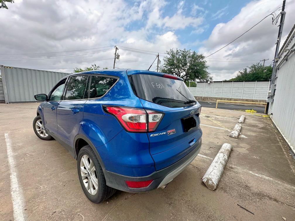 Vin: 1fmcu0gd5hud23115, lot: 55538605, ford escape se 20173