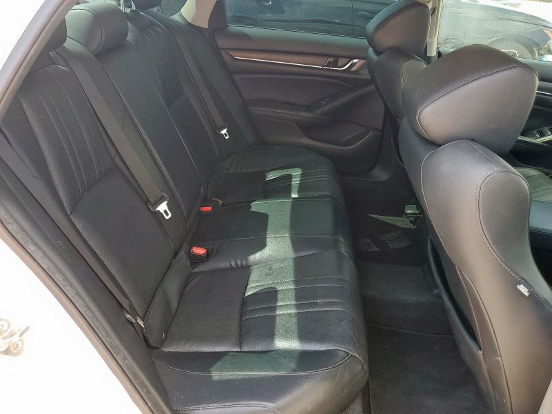 2018 HONDA ACCORD TOU 1HGCV1F96JA215700