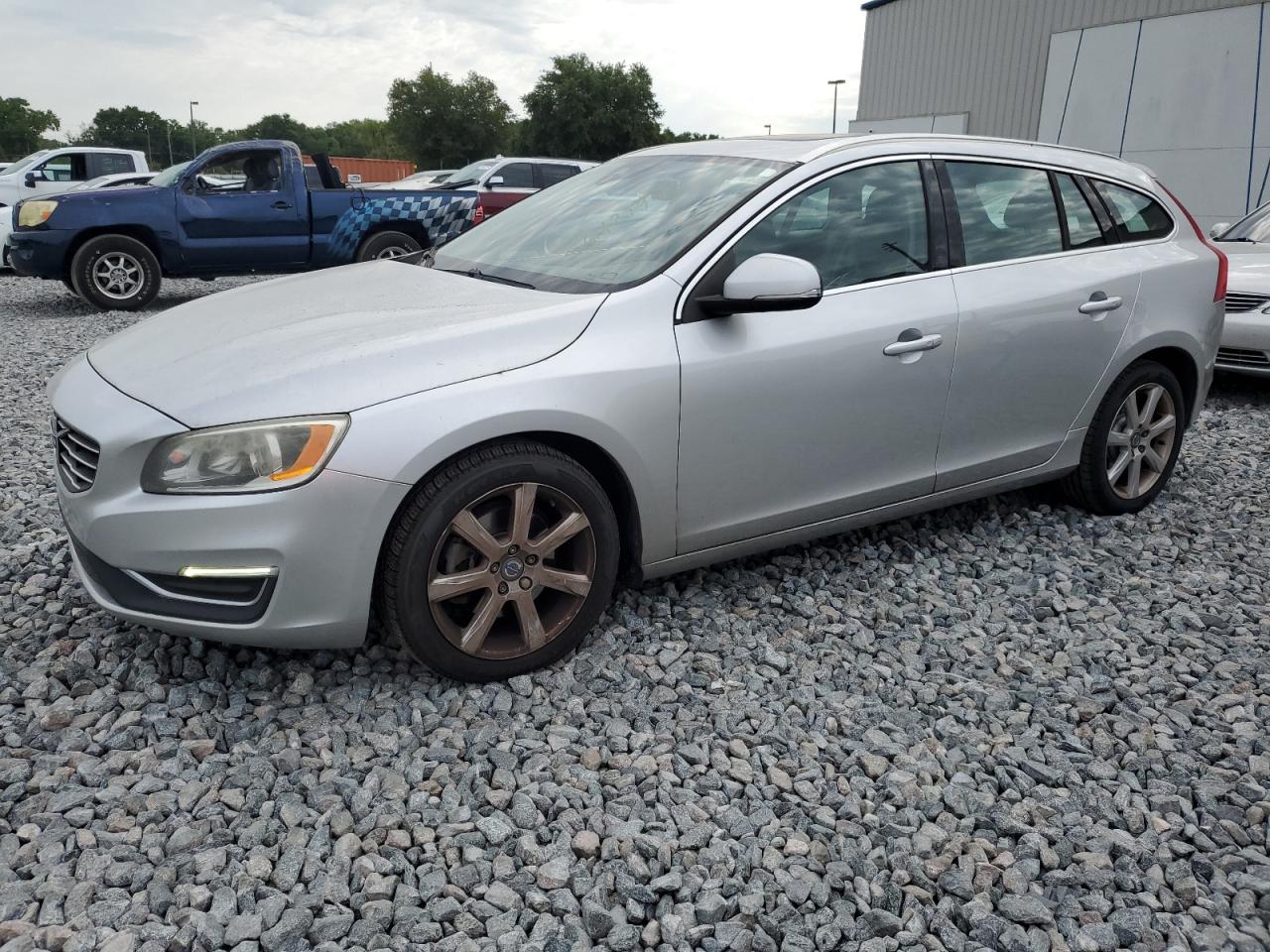VOLVO V60 T5 PREMIER