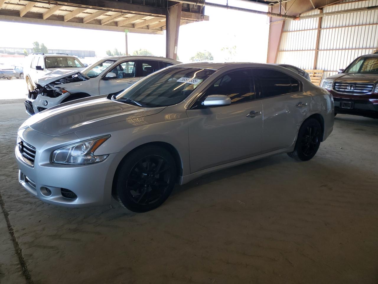 NISSAN MAXIMA S