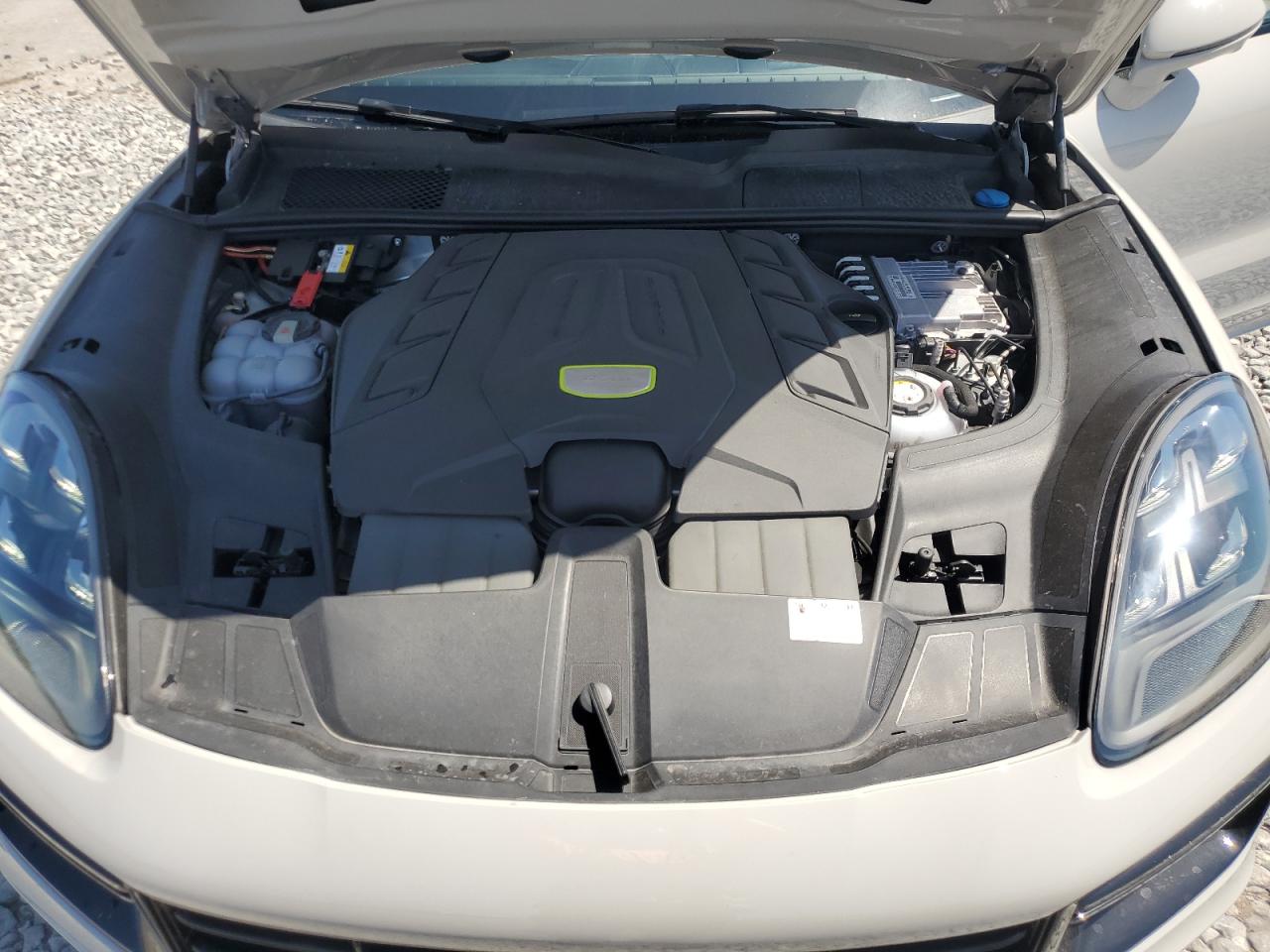 PORSCHE CAYENNE TURBO S E-HYBRID