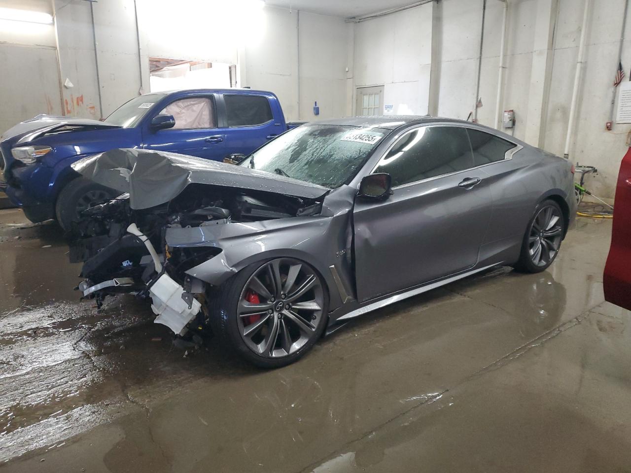 INFINITI Q60 RED SPORT 400