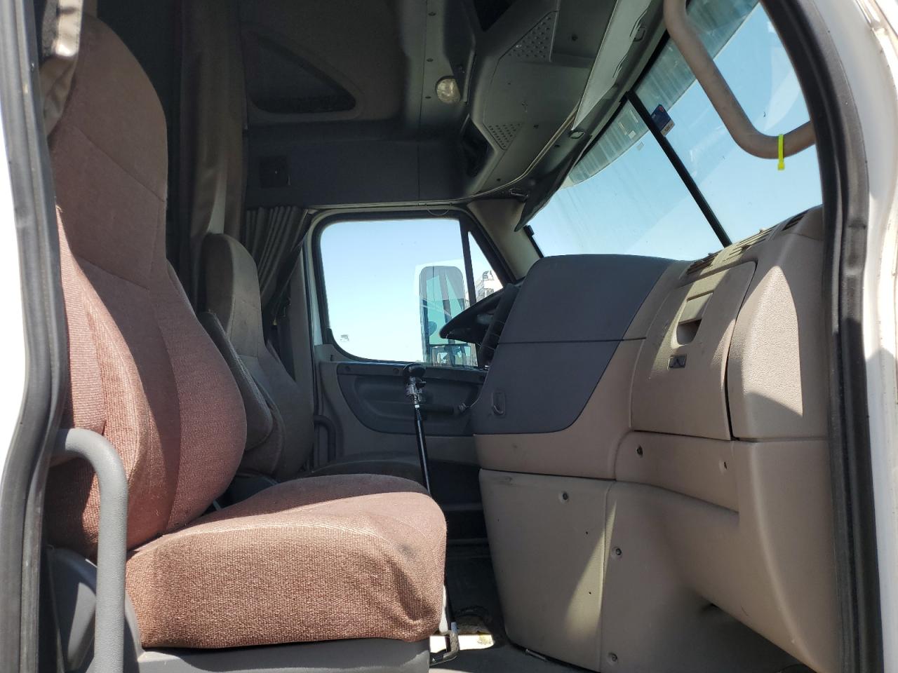 Lot #3263777728 2015 FREIGHTLINER CASCADIA