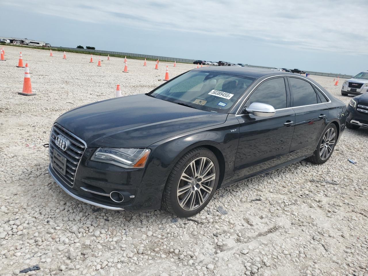 AUDI S8 QUATTRO