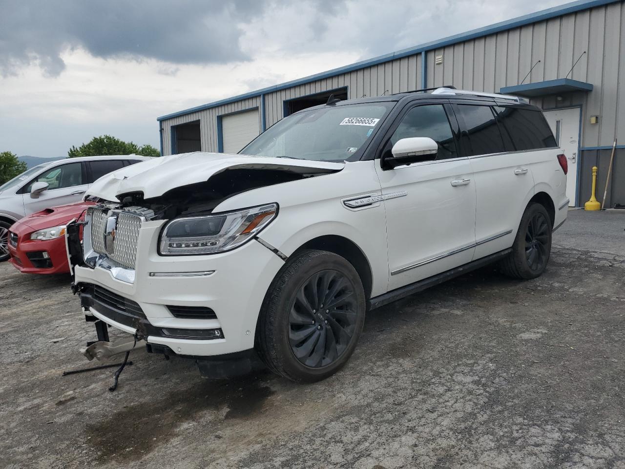 LINCOLN NAVIGATOR RESERVE