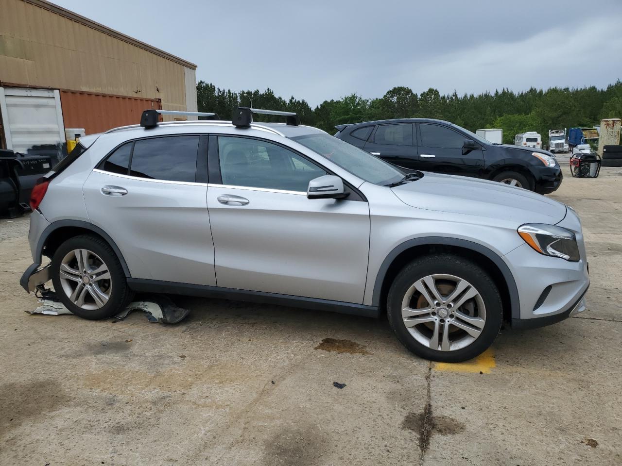 MERCEDES-BENZ GLA-CLASS 2015